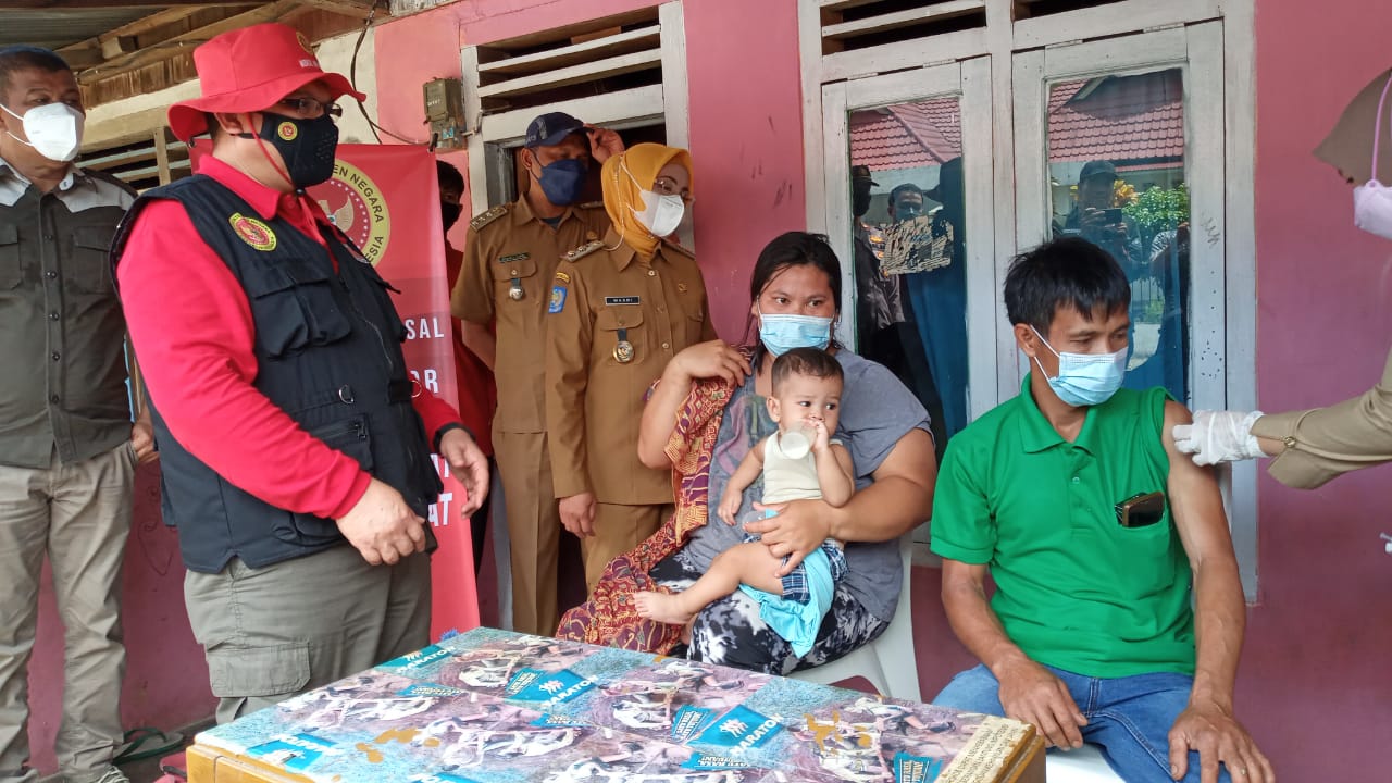 Serbuan Vaksinasi BIN Bengkulu di Mukomuko, Sasar Warga dan Pelajar Hingga Door To Door