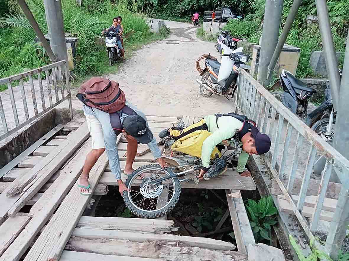 Jembatan Gantung Nyaris Makan Korban