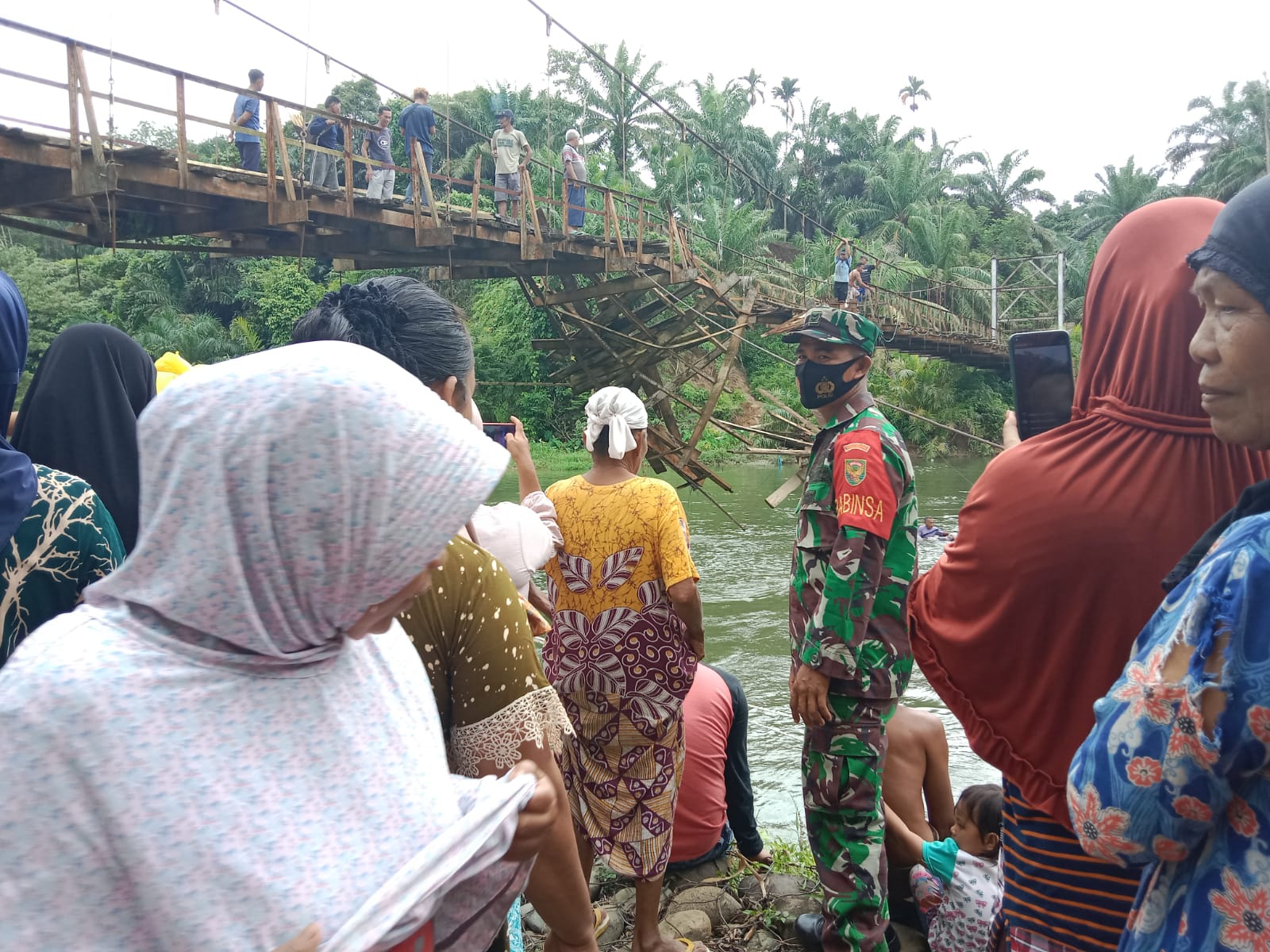 Jembatan Putus, Petani Sawit Air Dikit Bakal Kelabakan