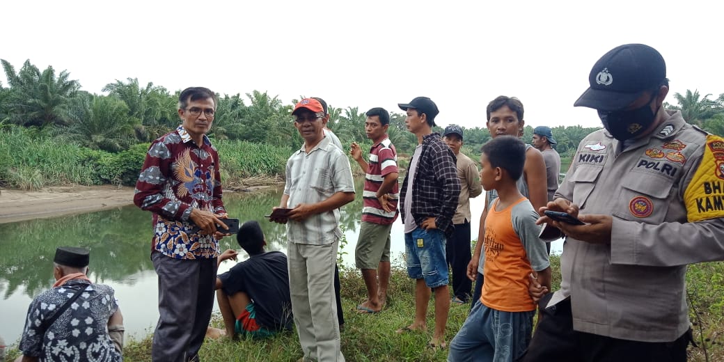 Warga Tanah Rekah Diterkam Buaya Sungai Selagan